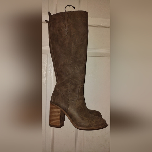 Madden Girl Shoes - Madden girl size 6 knee high boots